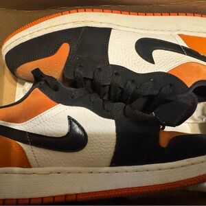 Jordan Low Top Sneakers in Orange, Black & White